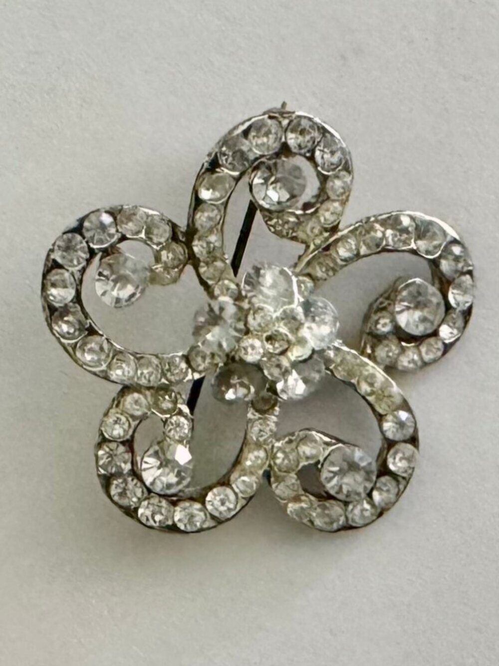 Vintage 1950s 60s Clear Rhinestone Flower Brooch Silver Tone 1 1/2", FABULOUS!